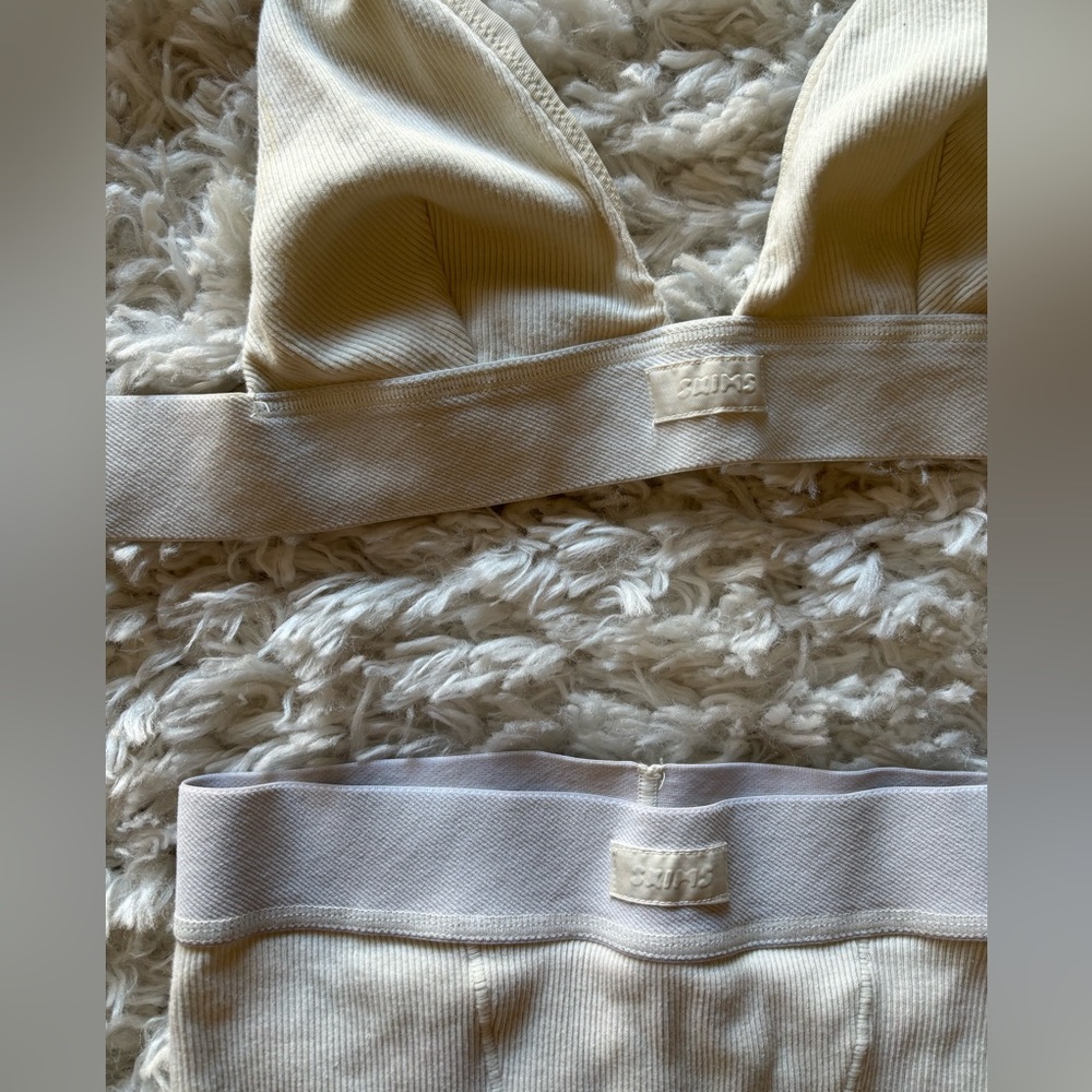 SKIMS bra and briefs set - XS